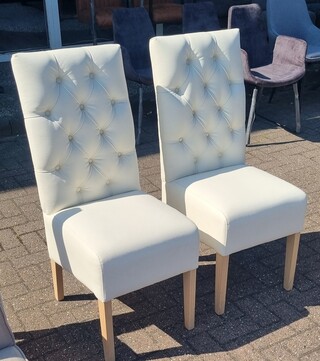 2x Eetkamerstoel Zazuhome, “Capiton Sixty”, Wit